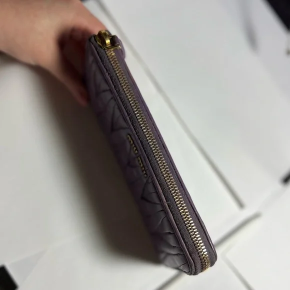 Authentic Miu Miu Matelasse Wallet purple - Picture 7 of 9